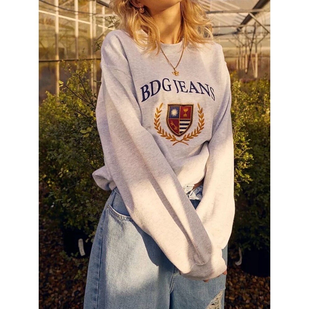 BDG JEANS Urban Outfitters Light Gray Crest Embroidered Crewneck Sweatshirt - M